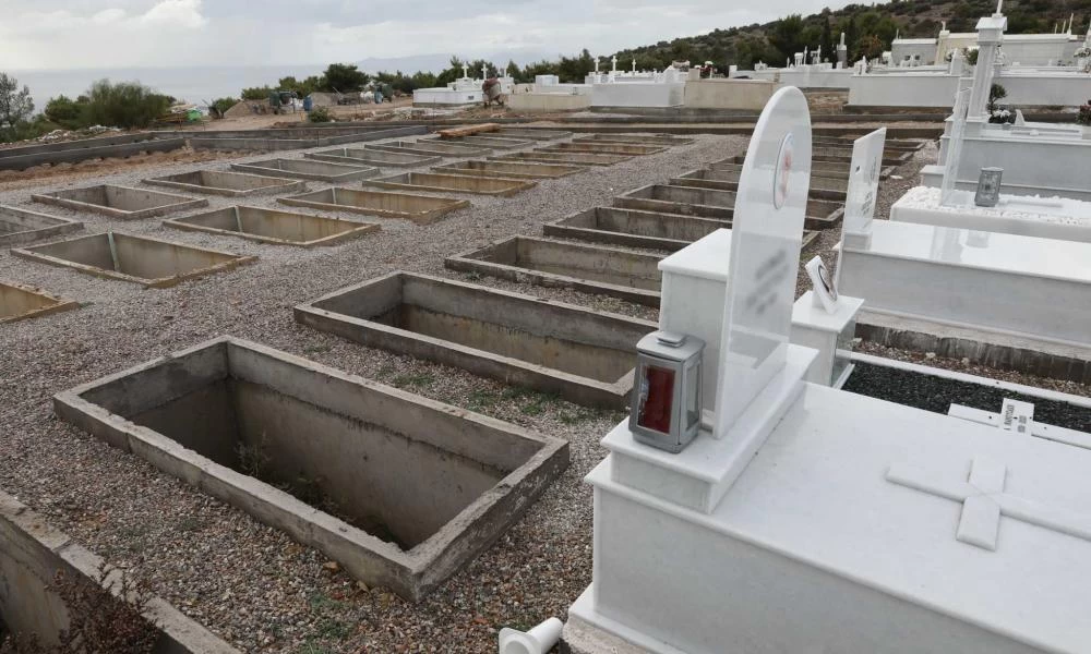 Κορονοϊός: Φτάσαμε σε αυτό - Αρνητές ζητούν εκταφή συγγενών τους για να διαπιστώσουν αν πέθαναν από Covid